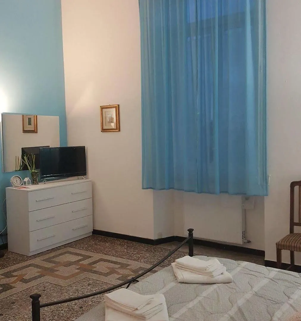 Royal Suite Janov 2*,  Itálie