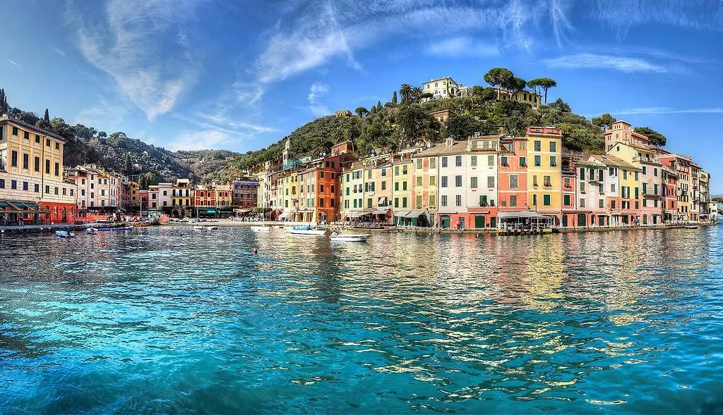 Royal Suite Genoa 2*,  Italy