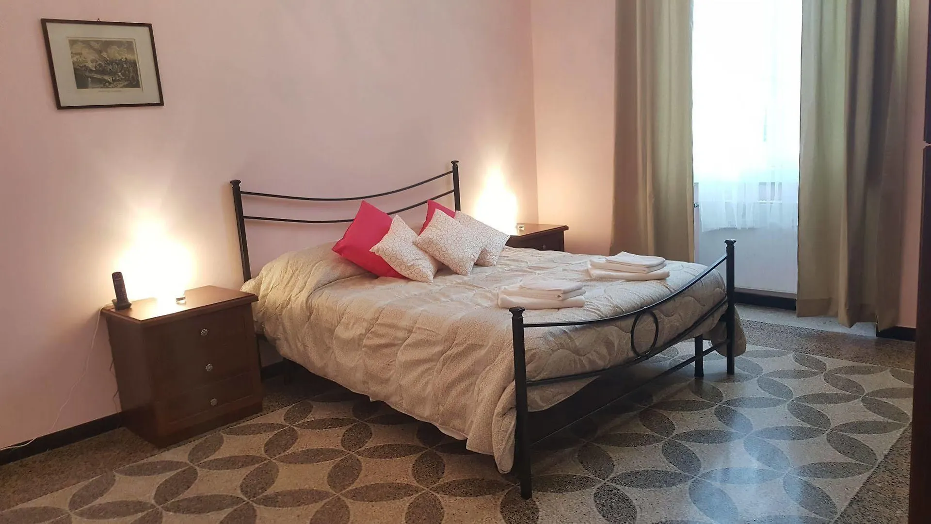 Royal Suite Genoa 2*,
